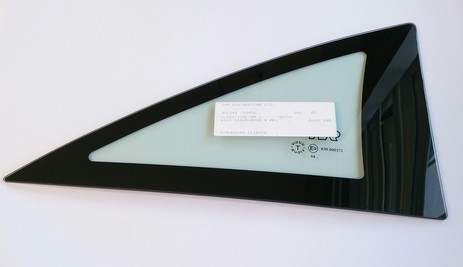 Quarter light glass (rh)