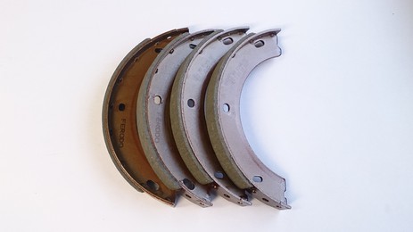 REAR BRAKE SHOE SET
